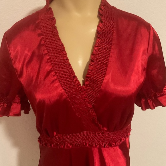 Willi Smith red ruffled blouse size small. - Picture 2 of 11